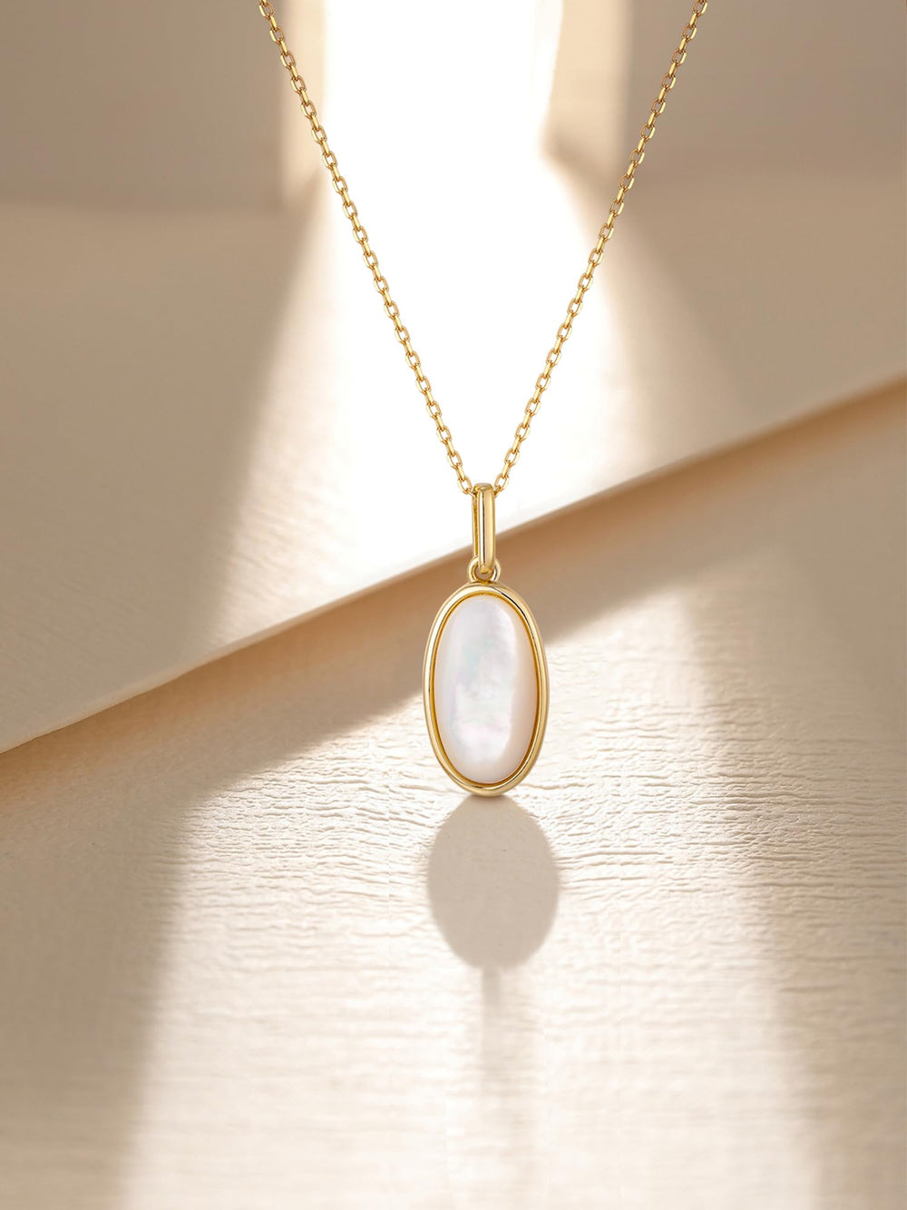 Mother of Pearl Oval Pendant Necklace