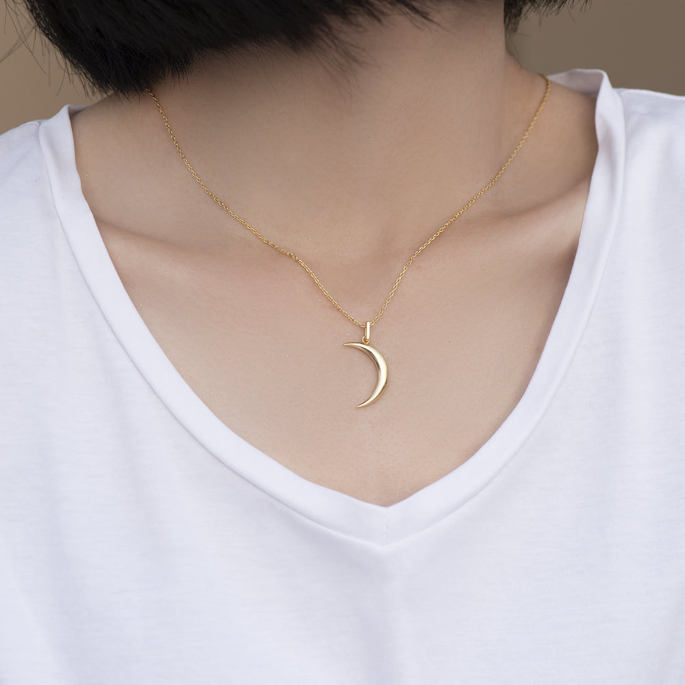 dainty Crescent Moon pendant Necklace for women
