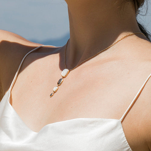 dainty Handmade Vertical Mother Of Pearl cocktail Necklace